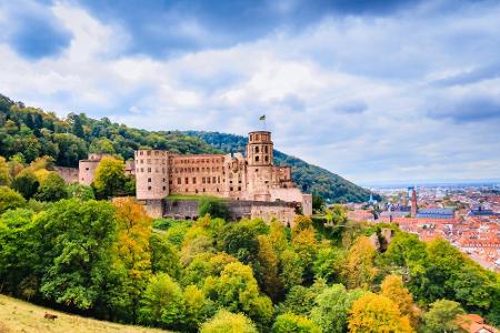 Die Stadt Heidelberg hat ebenfalls ein wunderschönes Schloss in petto. Über der Altstadt thront das Heidelberger Schloss, we...