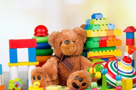 Platz 9: Geschlossene Schulen und 24-Stunden-Betreuung der eigenen Kinder ist für viele Eltern eine wahre Herausforderung. W...