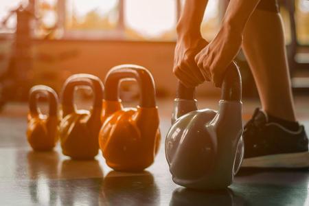 Platz 2: Von den nationalen Schließungen sind auch Fitnessstudios betroffen. Für das authentische Feeling zu Hause bestellen...
