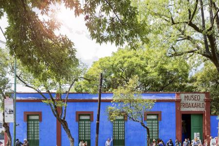 Wer etwas für Kunst übrig hat, sollte das Museo Frida Kahlo in Mexiko-Stadt nicht verpassen. Das blaue Haus kann über den Bi...