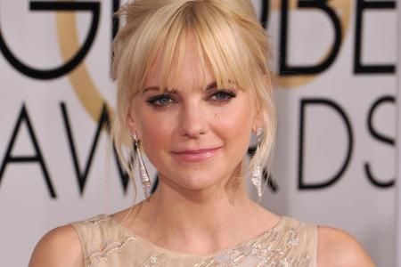 Eine erfolgreiche Star-Podcasterin: Schauspielerin Anna Faris (42) beschreibt sich in 