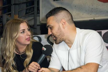Dieses Foto zeigt Rapper Bushido 2017 im Interview mit Laura Larsson. Damals waren die Positionen klar: Sie die Radiomoderat...