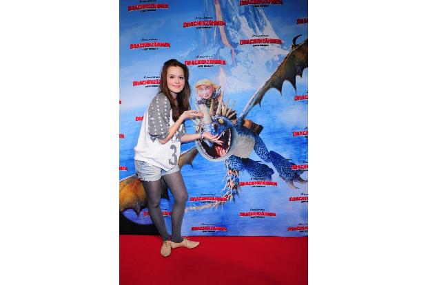 ...als Synchronsprecherin wurde Emilia gebucht. Im Animationsfilm 'Drachenzähmen leicht gemacht' sprach sie die Astrid ein. ...