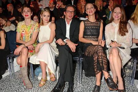 ...natürlich auch der Modebranche nicht verborgen. Bei den Fashion Weeks zählt sie mittlerweile sprichwörtlich zur ersten Re...