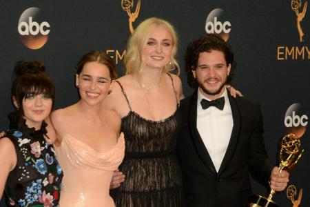 Wer ließ den Kaffeebecher auf dem Tisch stehen? Das fragten sich 