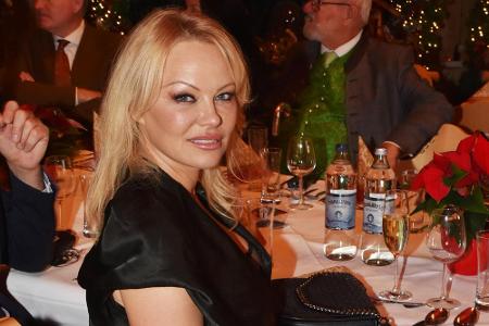 Die zweijährige Beziehung von Pamela Anderson (52) und Adil Rami (33) endete 2019 schmutzig. Auf Instagram wetterte Pam, der...