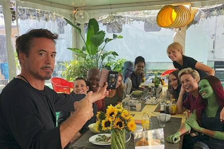 Hollywood-Star Robert Downey Jr. lud die Damen-Riege des Marvel Cinematic Universe zum Mittagessen ein und hielt dieses Erei...