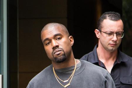 Ein legendärer Streit: Kanye West (42) vs. Taylor Swift! Der Streit begann 2009, als Kanye Taylor das Mikrofon bei den VMAs ...