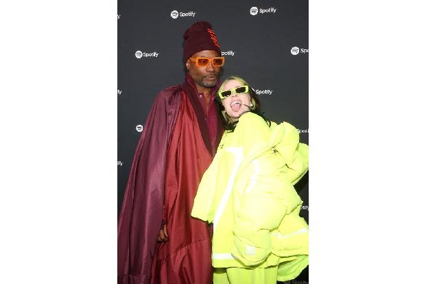 Kein Wunder, dass Broadway-Star Billy Porter, dessen spektakuläres Outfit an dem Abend alle Blicke auf sich zog, ein Foto mi...