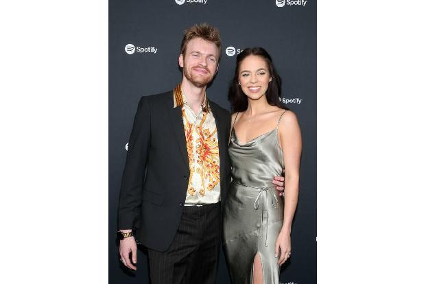 Finneas O'Connell ist mehr als nur Billie Eilishs Bruder, er schreibt auch gemeinsam mit seiner Schwester die Songs, die die...