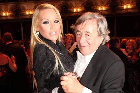 Nicht nur Dschungelkönigin Brigitte Nielsen schaffte es 2012 in die Höhle des Baulöwen. Auch Roger Moore (1927-2017) kam in ...