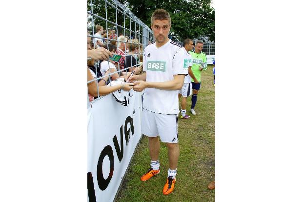 ...ehemalige Bundesliga-Star Ivan Klasnić gehört ebenfalls zu denjenigen, die bereits mehrere OPs hinter sich haben. Zwei Ni...