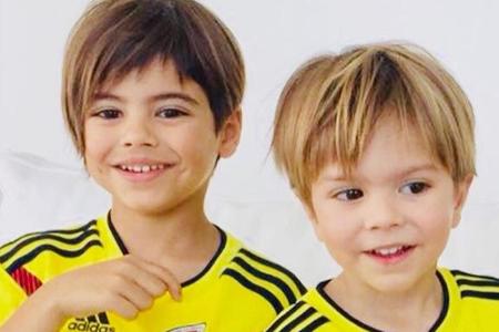 Sängerin Shakira ist mit dem spanischen Nationalspieler Gerard Piqué liiert. Die zwei gemeinsamen Söhne Milan und Sasha pack...