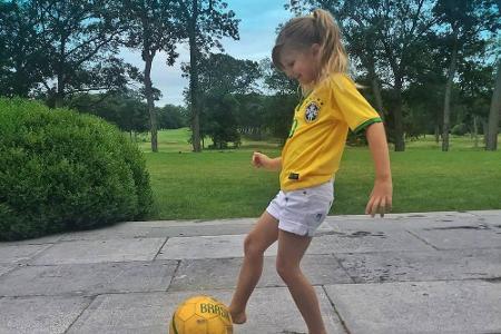 Normalerweise dreht sich im Hause Bündchen-Brady alles um American Football. Wenn es um Fußball geht, dann sind sowohl das T...