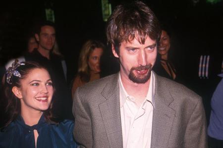 Drew Barrymore hat nicht nur die fünfmonatige Ehe mit dem Komiker Tom Green auf der Liste. 1994 war sie außerdem mit einem B...
