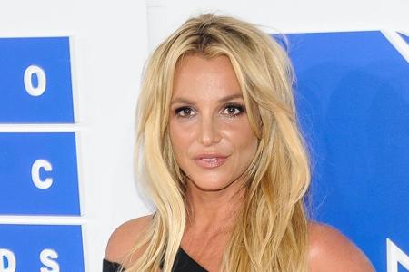 Sängerin Britney Spears und ihr Sandkastenfreund Jason Allen Alexander brechen vermutlich alle Rekorde: 2004 heirateten die ...