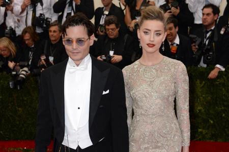 Johnny Depp und Amber Heard traten 2015 vor den Altar. Sie lernten sich zuvor bei den Dreharbeiten von 
