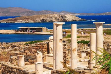 Wer Ruhe sucht, findet sie auf Delos. Auf der Insel leben heute weniger als 30 Menschen. Dennoch ist Delos voller antiker Ru...