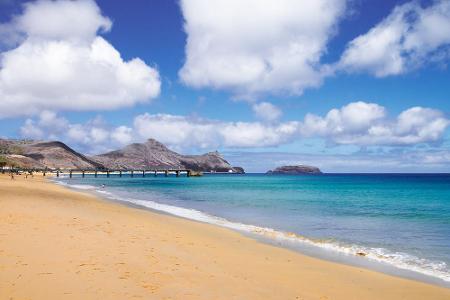 Wir verlassen den Mittelmeerraum und gehen in den Atlantik. Bei Madeira liegt die kleine Insel Porto Santo. Kilometerlange S...