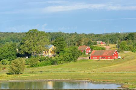 Zwischen Schweden und Finnland liegen die Aland Inseln. Lediglich 60 der über 6700 Inseln sind bewohnt. Obwohl die Inseln re...