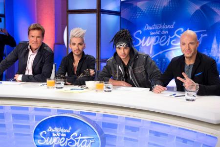 2013 setzte man auf bekannte Gesichter in der Jury. Neben Bohlen ergatterten die Tokio-Hotel-Zwillinge Bill und Tom Kaulitz ...