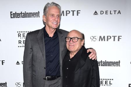 Michael Douglas und Danny DeVito verbindet eine lange Männerfreundschaft. Bereits in den Sechzigerjahren teilten sie sich ei...