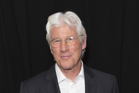Telefonterror bei Richard Gere: Eine Mutter mit drei Kindern rief den Schauspieler ständig an und tauchte schlussendlich auc...