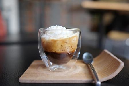 Nach einer Wattwanderung lässt es sich bestens bei einem heißen Getränk aufwärmen. Der Pharisäer ist dabei der Klassiker im ...