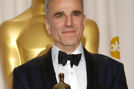 Doch 2013 lief ihm der britische Mime Daniel Day-Lewis den Rang ab. Er hat zwar ebenfalls drei Oscars zu Hause stehen, jedoc...