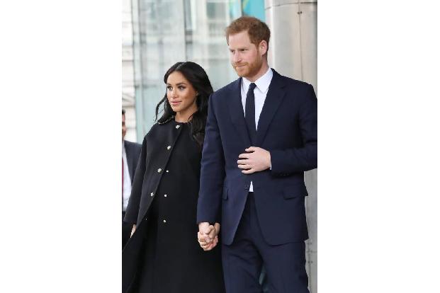 Endlich, das Warten hat ein Ende! Am 6. Mai bestätigen Herzogin Meghan und Prinz Harry auf ihrem Instagram-Account die Gebur...