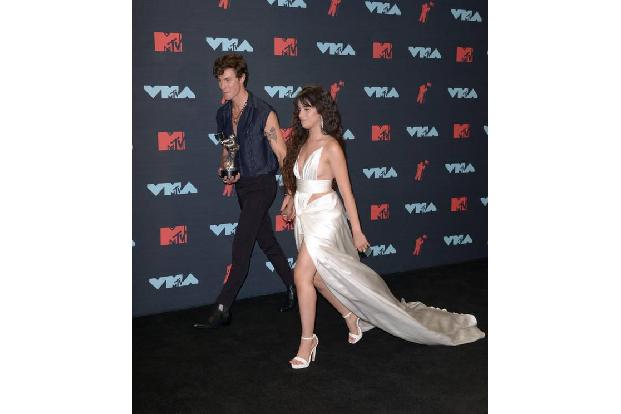 Camila Cabello ist glücklich mit Shawn Mendes. Doch bevor die beiden Sänger ein Paar wurden, trennte sie sich von ihrem Freu...