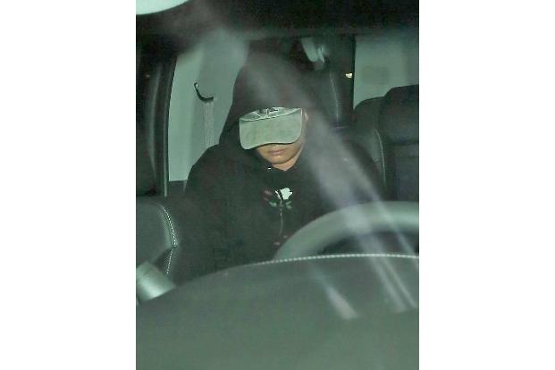 ...kam der erste Einbruch: Nachdem Demi im Alter von 17 Jahren, also 2009, das erste mal Koks probiert hatte, ließ sie sich ...