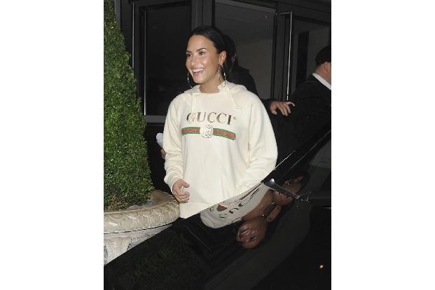 ...der traurige Höhepunkt einer mehr als bewegten Zeit für Demi zu sein. Auf der einen Seite schien es ihr besser als je zuv...