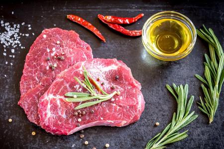 Fehlt dem Körper Eisen, so kann es unter anderem zu Konzentrationsstörungen kommen. Hier hilft es, ab und an rotes Fleisch w...