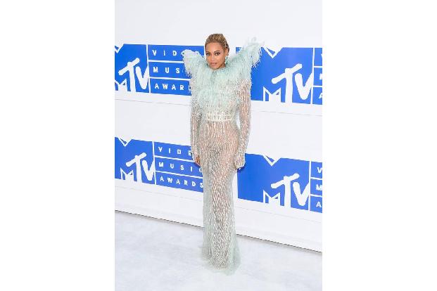 Es gibt nicht viele Stars, bei denen Kritiker und Fans gleichermaßen mit Superlativen um sich werfen. Beyoncé bildet eine rü...