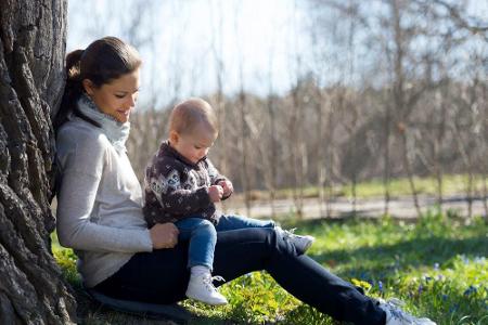 Es gibt auch Momente ohne viel Trubel, wie das Foto von Mama und Tochter aus dem April 2013 zeigt.