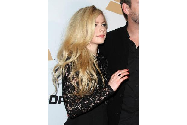 ...hingegen Avril Lavigne, nachdem bei ihr Lyme-Borreliose - die sogenannte Zeckenkrankheit, die das Nervensystem, die Haut ...