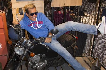 ...dem Bike von Pop-Titan Dieter Bohlen. Die Kurzehe 1996 festigte Veronas Stand im Showgeschäft: Die Ära Feldbusch konnte b...