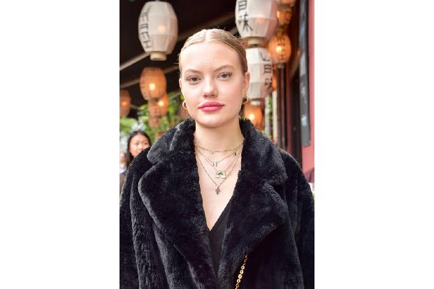 ...Cheyenne Ochsenknecht musste drei Mal die Schule wechseln, weil sie gemobbt wurde. Heute weiß sie, wie sie mit solchen Ty...