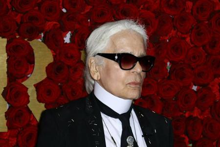 Er war jahrzehntelang eine Ikone der Modewelt. Karl Lagerfeld starb im Februar im Alter von 85 Jahren in Paris. Zu einer gro...
