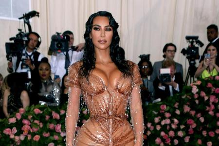 Verlierer: Kim Kardashian (39) legte bei der Met Gala einen atemberaubenden Auftritt hin. Allerdings nahm sie dafür höllisch...