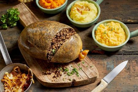 Die schottische Spezialität Haggis hat es in sich: Der Magen eines Schafes wird dafür mit Leber, Herz, Lunge und Nierenfett ...
