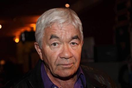 Der gebürtige US-Amerikaner Gus Backus wurde 81 Jahre alt. Der Schlagersänger feierte in Deutschland mit Hits wie 