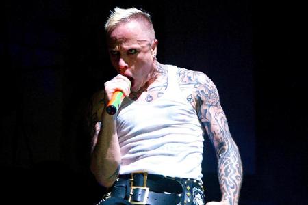 Sein Tod schockierte die Musikwelt: The-Prodigy-Frontman Keith Flint wurde im März tot aufgefunden. Der Sänger beging mit 49...