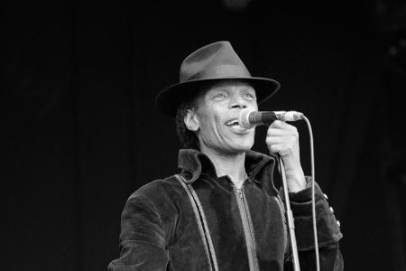 Am 26. März verstummte die Stimme von The-Beat-Sänger Ranking Roger für immer. Der Musiker erlag einem Krebsleiden.