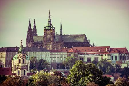 Gruselige Tage kann man ebenfalls in Prag erleben. Vor allem wenn man weiß, dass einst ein Golem in den Straßen sein Unwesen...