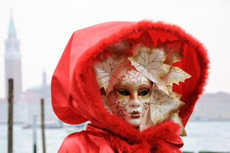 Zu kitschig? Zu altmodisch? Zu touristisch? Ja, das mag schon sein. Venedig ist aber noch viel mehr und hält gerade im Herbs...