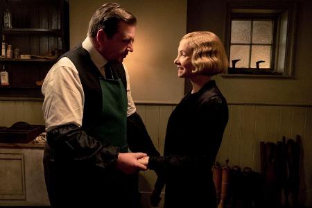 Wie ist es Anna (Joanne Froggatt) und John Bates (Brendan Coyle) seither ergangen?