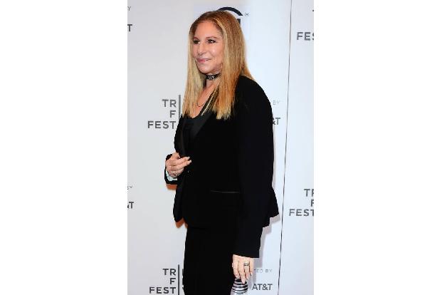 ...Barbra Streisand wurden auf die Vorwürfe angesprochen und haben verschiedene Antworten gegeben. Barbra etwa bezeichnete J...