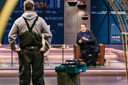 Alles Zittern war umsonst: Ralf Dümmel (rechts) konnte sich Dr. Christopher Rupp mit 